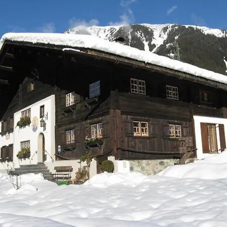 Haus Lucas Tschofen