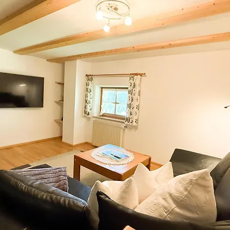 Bed & Breakfast Haus Lucas Tschofen