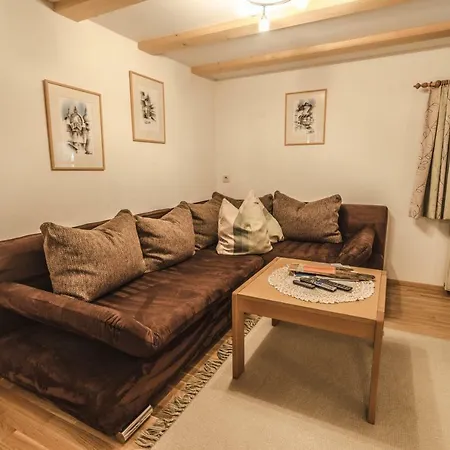 Haus Lucas Tschofen Alojamento de Acomodação e Pequeno-almoço Gaschurn