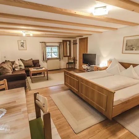 Haus Lucas Tschofen Alojamento de Acomodação e Pequeno-almoço