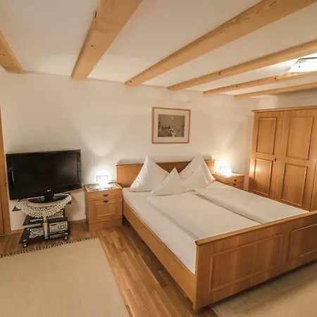 豪斯卢卡斯楚芬酒店 住宿加早餐酒店