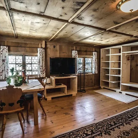 Haus Lucas Tschofen