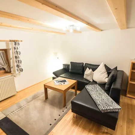 Haus Lucas Tschofen