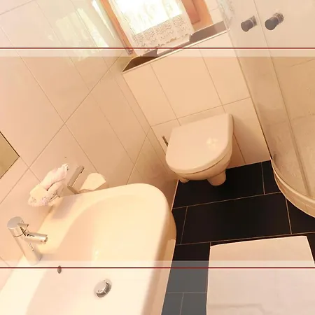 住宿加早餐酒店 豪斯卢卡斯楚芬酒店 加舒恩